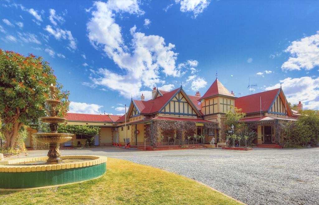 ברוקן היל The Lodge Outback Motel מראה חיצוני תמונה