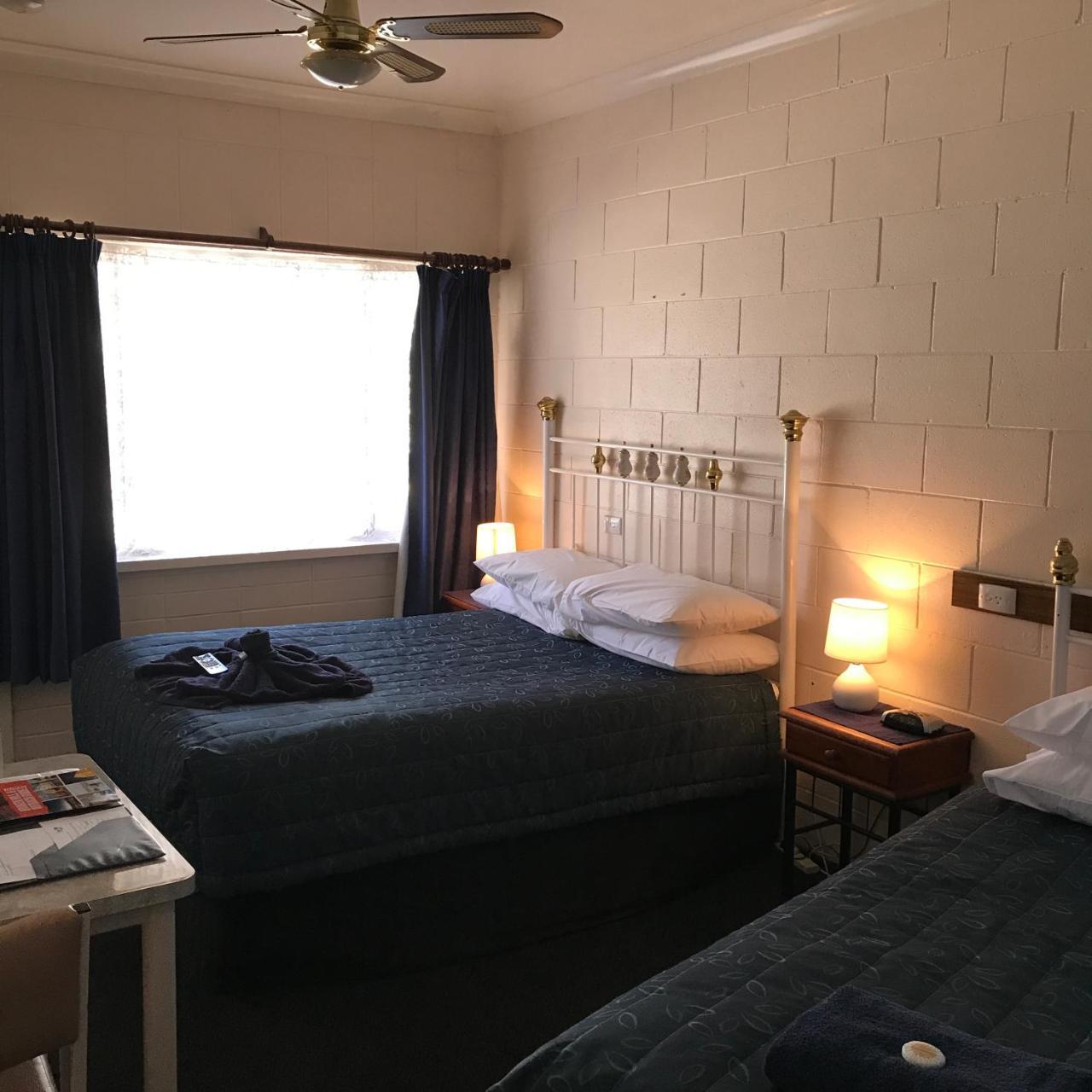 ברוקן היל The Lodge Outback Motel מראה חיצוני תמונה